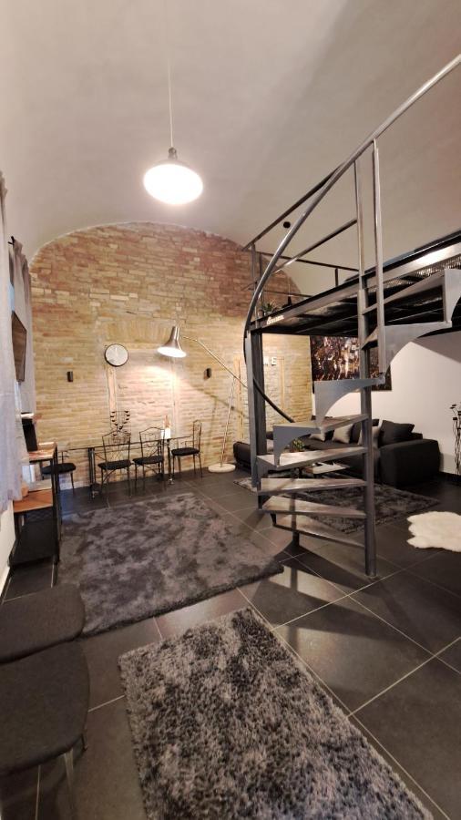 Kiraly Street , Stylish Apartment Budapest Esterno foto