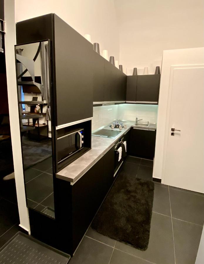 Kiraly Street , Stylish Apartment Budapest Esterno foto